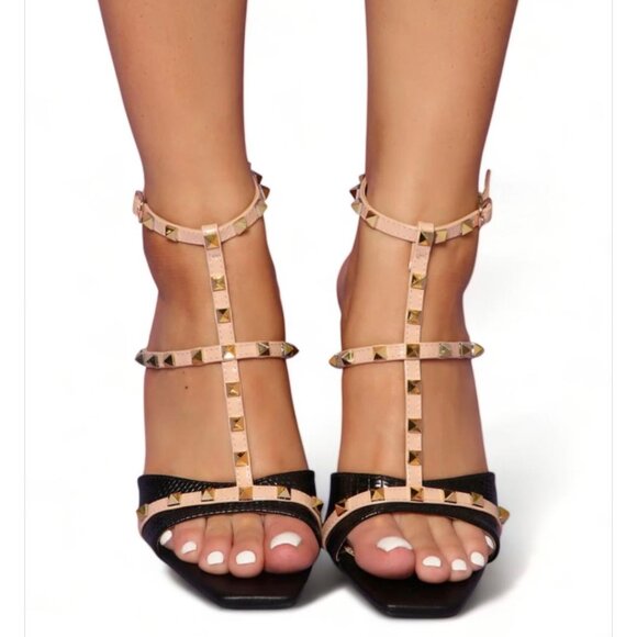 WILD DIVA LOUNGE BLK AND BEIGE STUDDED WRAP AROUND HEELS SZ - 10 - Picture 5 of 5